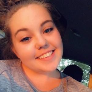 Meet your Posher, Chloe